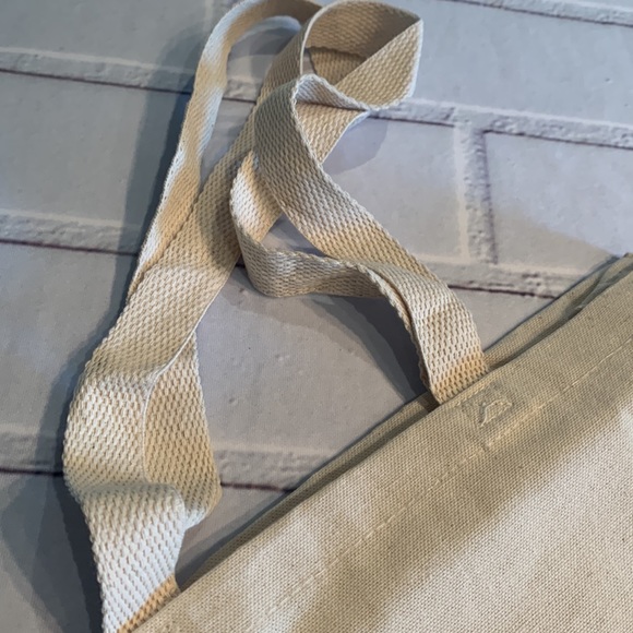 🙉 NWOT Set of two canvas totes - Picture 2 of 7